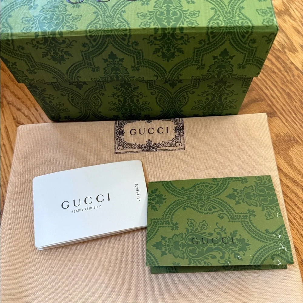 Patent leather red sling back pumps - Picture 6 of 7